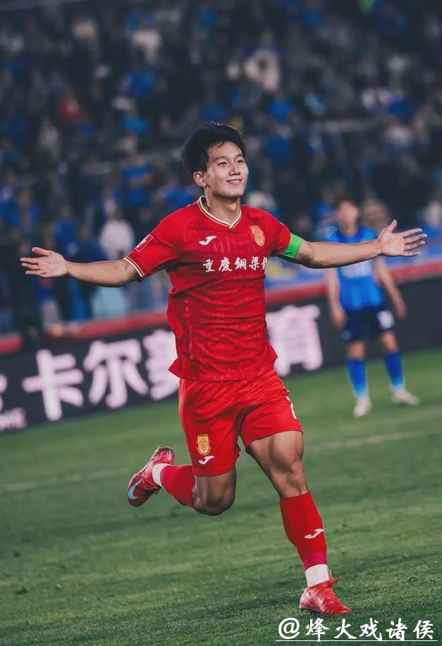 中甲“本土射手王”完成自我救赎,赛前黄希扬私信向余望:不进决赛不准回来 中甲“本土射手王”完成自我救赎,赛前黄希扬私信向余望:不进决赛不准回来